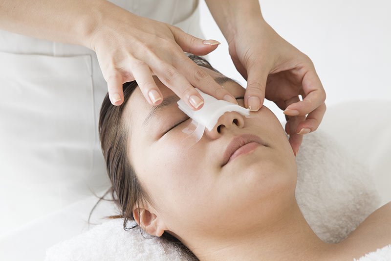 Điều trị đỏ đầu mũi sau nâng mũi - Bác sĩ Hiếu Liêm quận 10