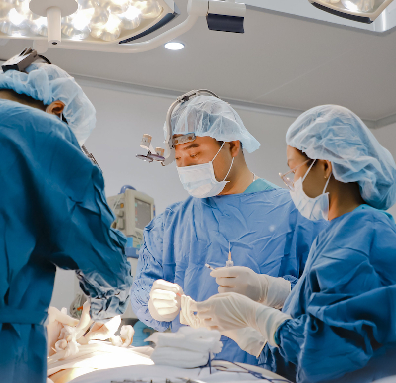 Nhấn mí bị lỗi và cách điều trị - Bác sĩ nhấn mí uy tín quận 10 - Dr Hiếu Liêm